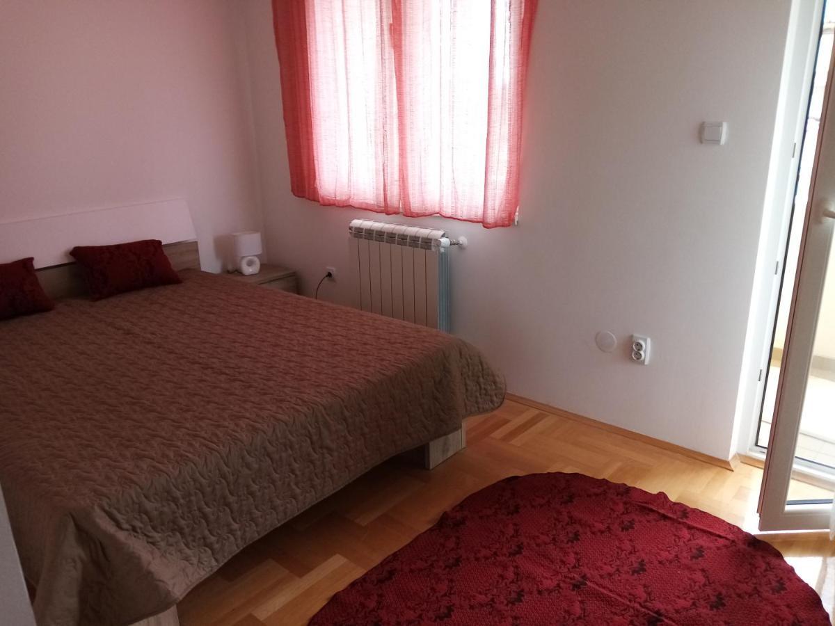 Apartman Maca Pirot Eksteriør bilde