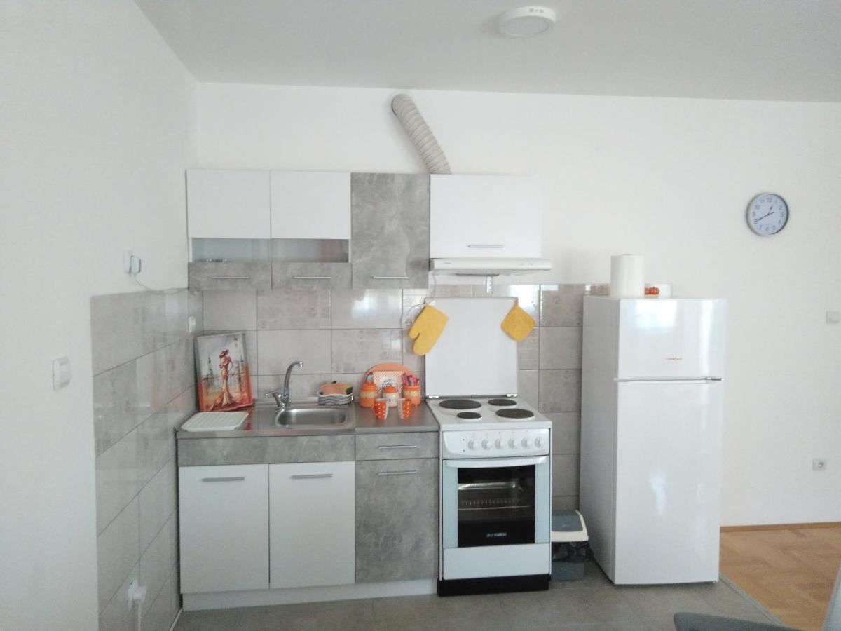 Apartman Maca Pirot Eksteriør bilde