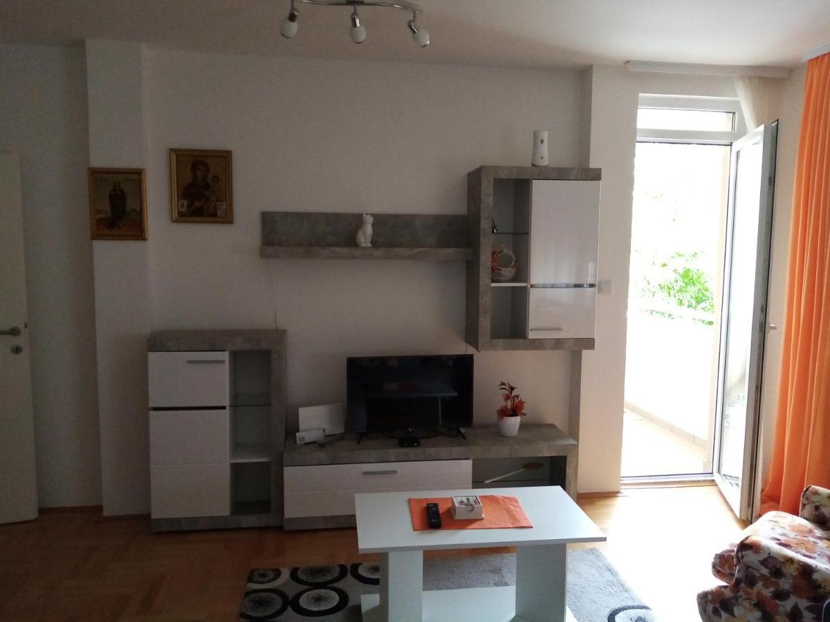 Apartman Maca Pirot Eksteriør bilde