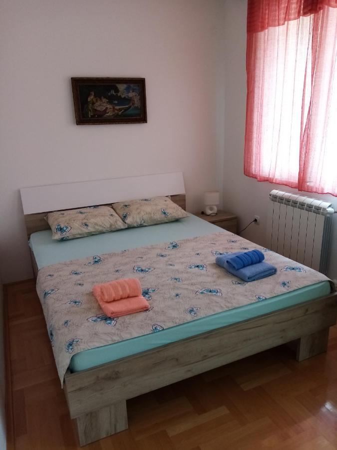 Apartman Maca Pirot Eksteriør bilde